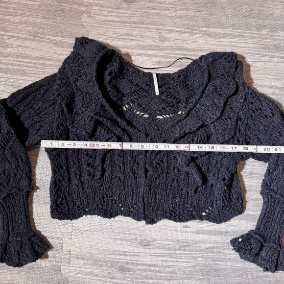 Free People Avery Crop Cardigan in Black Size Small - Picture 4 of 7